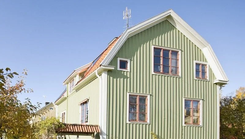 6. Takomlaggning av sadeltak till sommarhus